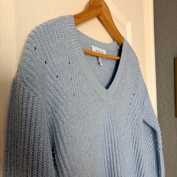 10 Crosby Derek Lam Sky Blue Cashmere Wool Blend V-Neck Sweater, oversized XS - Picture 4 of 10